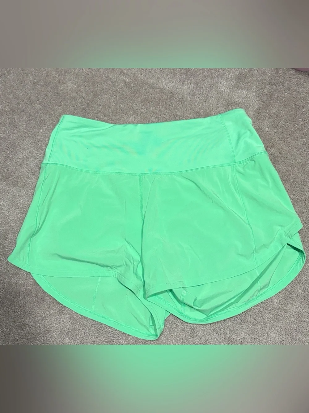 Lululemon Speed up High Rise shorts 4”